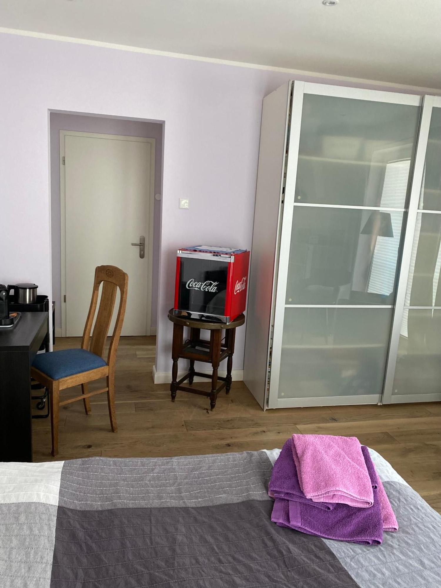Zimmer Am Bachlauf Гелзенкирхен Екстериор снимка