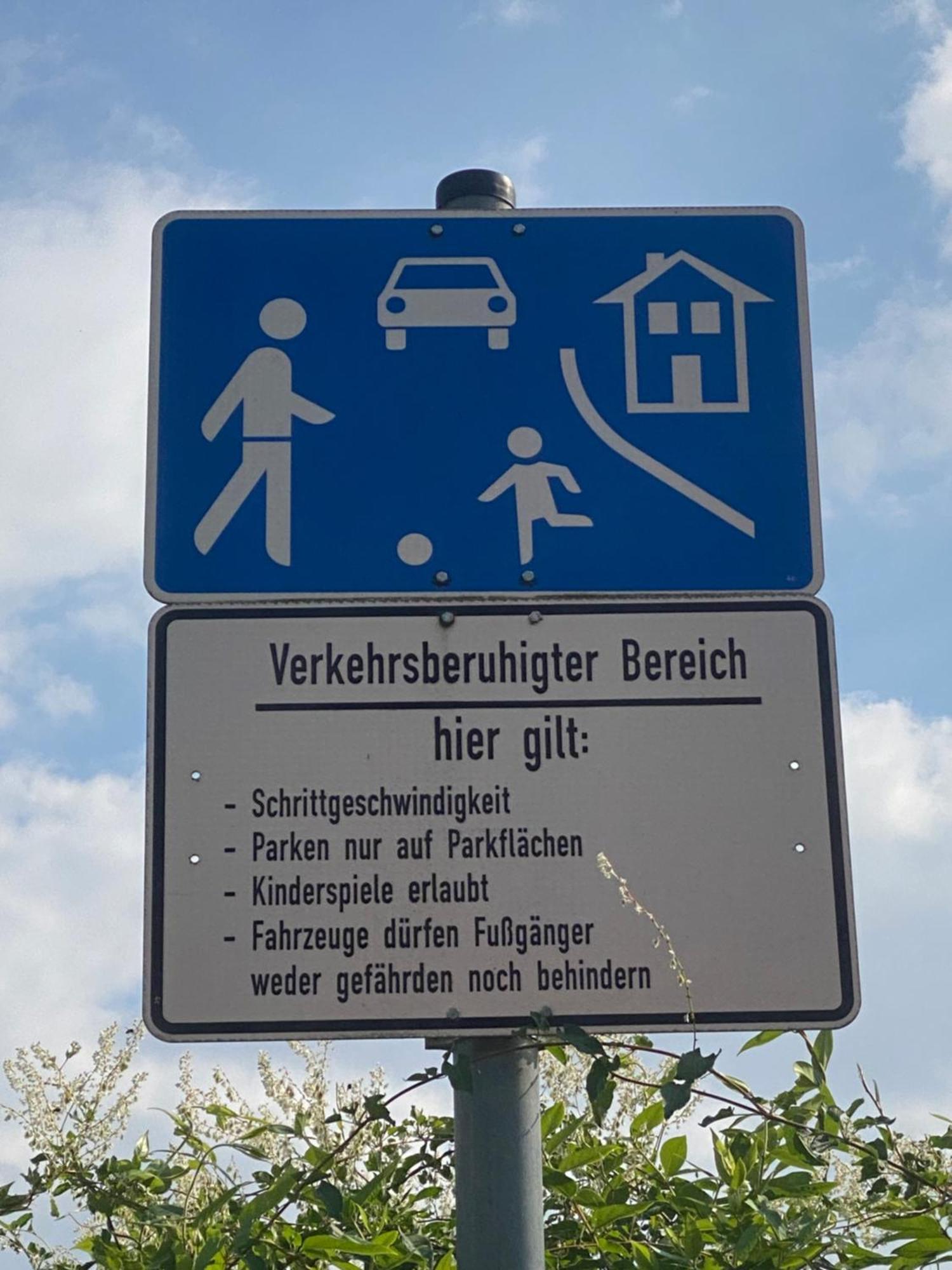 Zimmer Am Bachlauf Гелзенкирхен Екстериор снимка